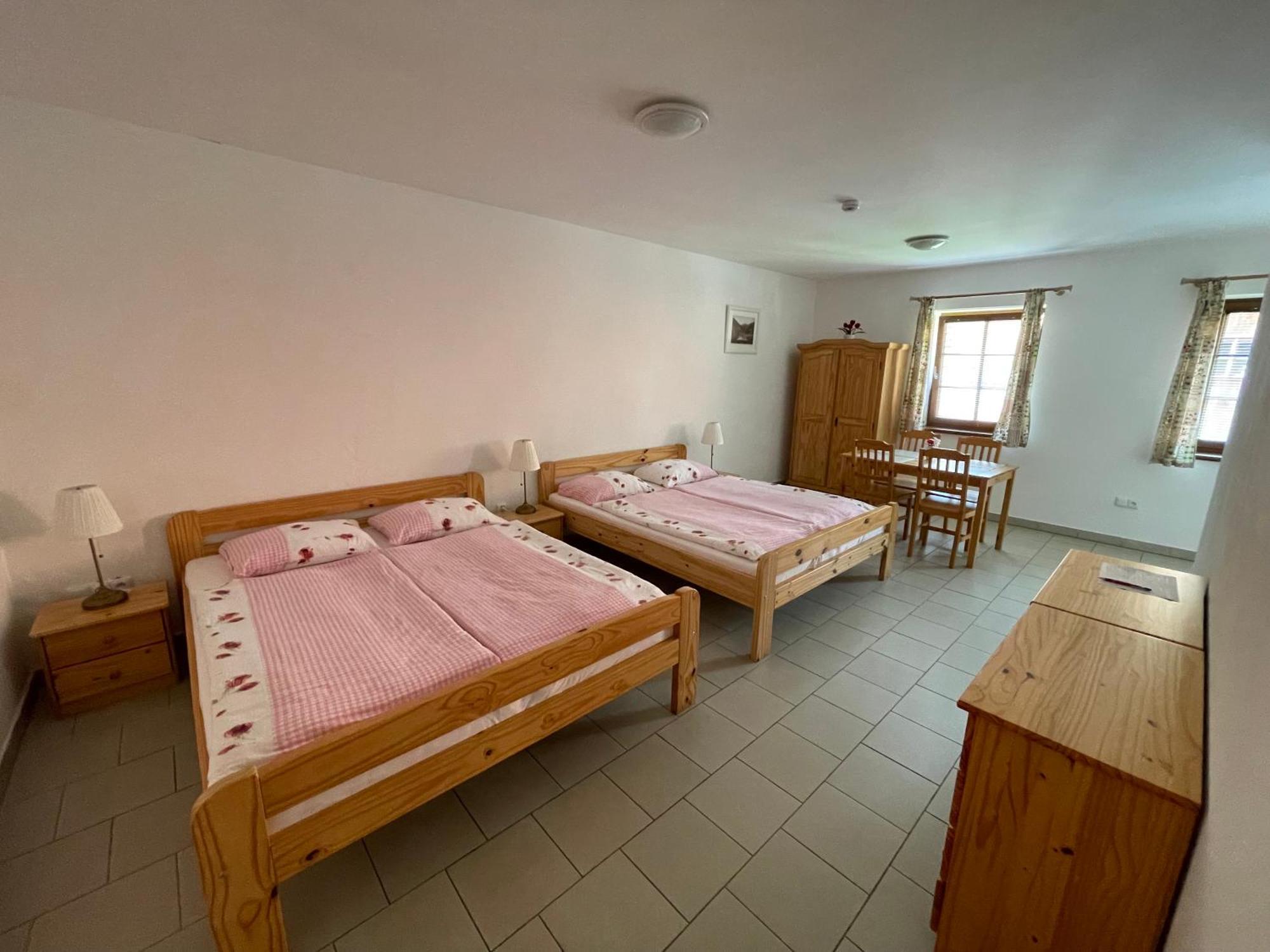 Trilety Mlyn Hotel Police  Bagian luar foto